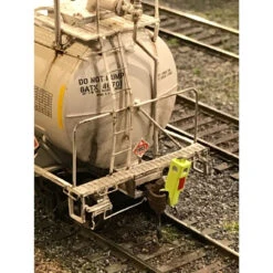 MACRail 907S - End Of Train Device Scale Coupler 3 Pack - Light Green - HO Scale