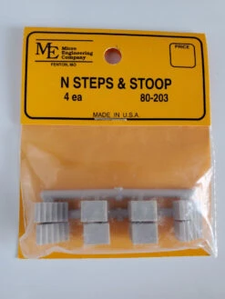 Micro Engineering 80-203 - Steps & Stoop 4pcs - N Scale