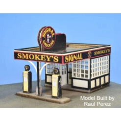 Showcase Miniatures 1102 - Smokey's Signal Gas Station - N Scale Kit