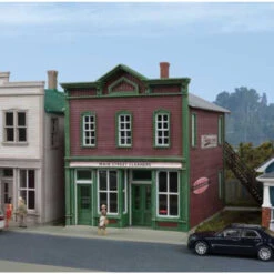 Walthers Cornerstone 933-3667 - Main Street Cleaners - HO Scale Kit